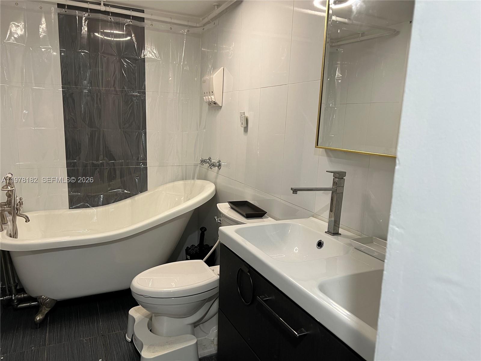 LA FUENTE CONDO - Residential