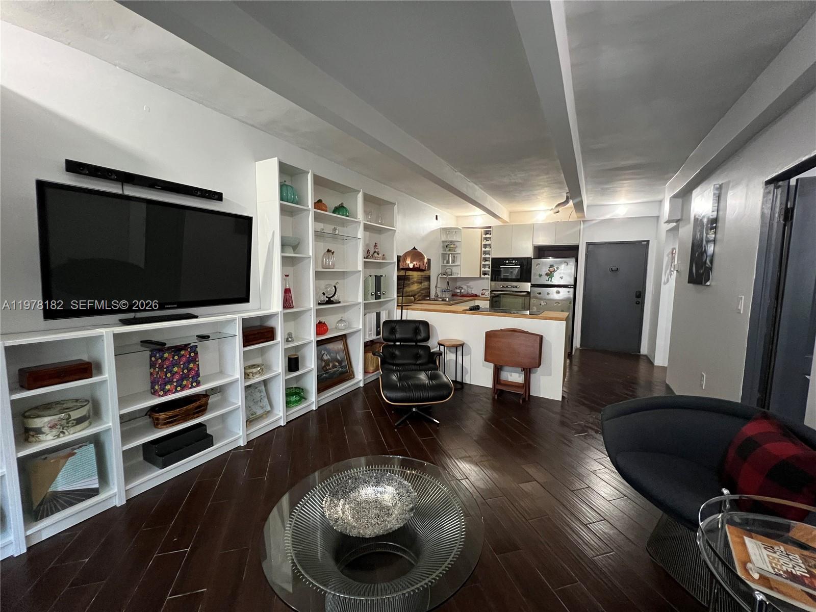 LA FUENTE CONDO - Residential