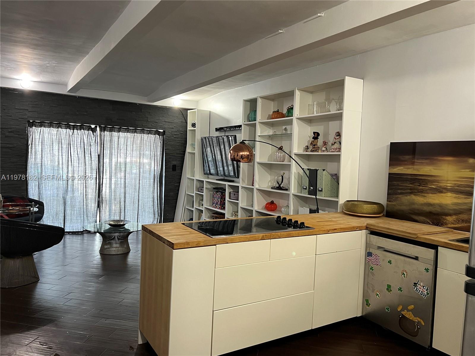 LA FUENTE CONDO - Residential