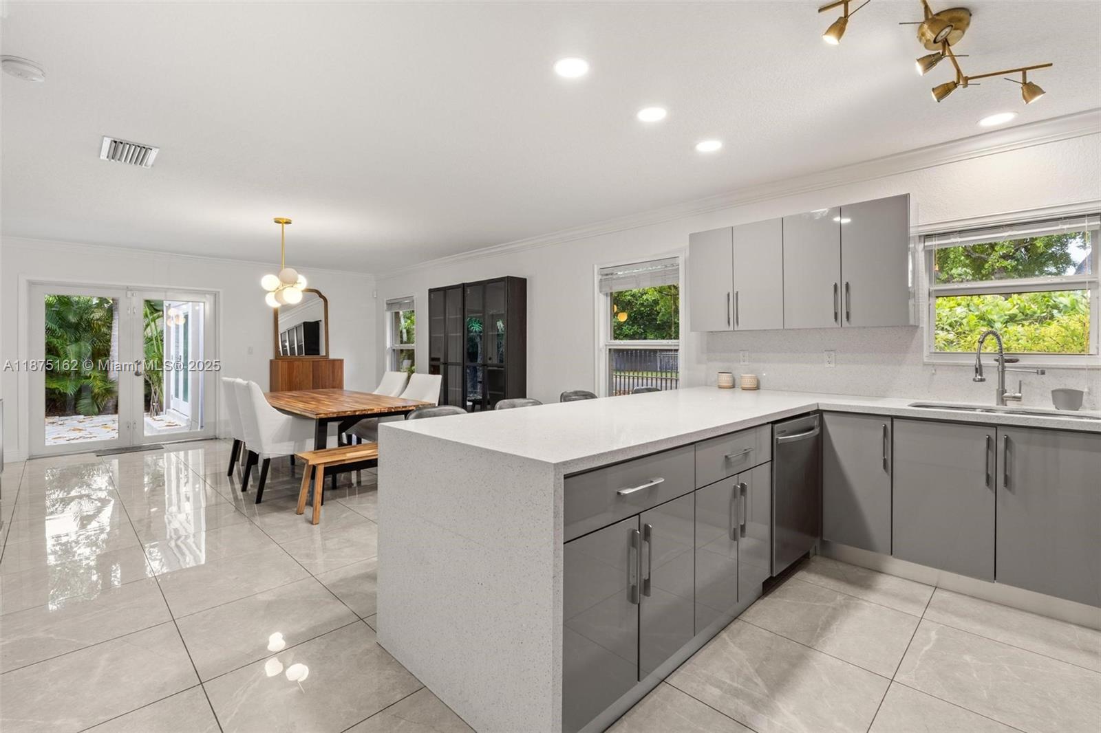 1081 NE 132nd St