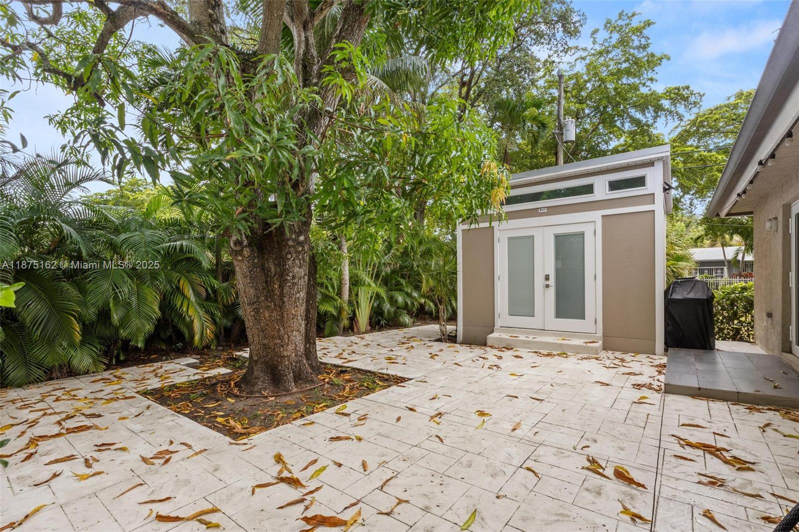 IRONS MANOR 2ND ADDN - Residential