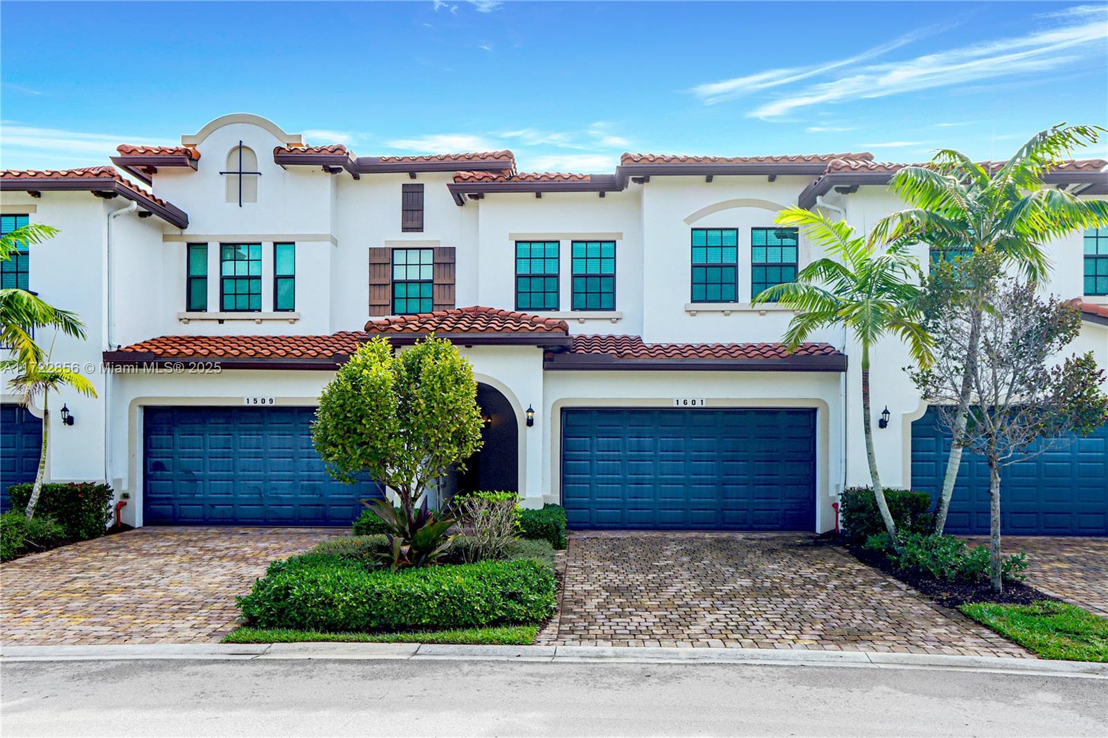 1601 Sw 113th Ave 1601, Pembroke Pines, Miami-Dade County, Florida - 3 Bedrooms  
3 Bathrooms - 