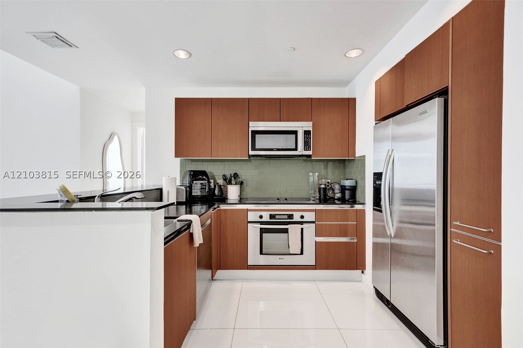 1060 Brickell Ave 1207