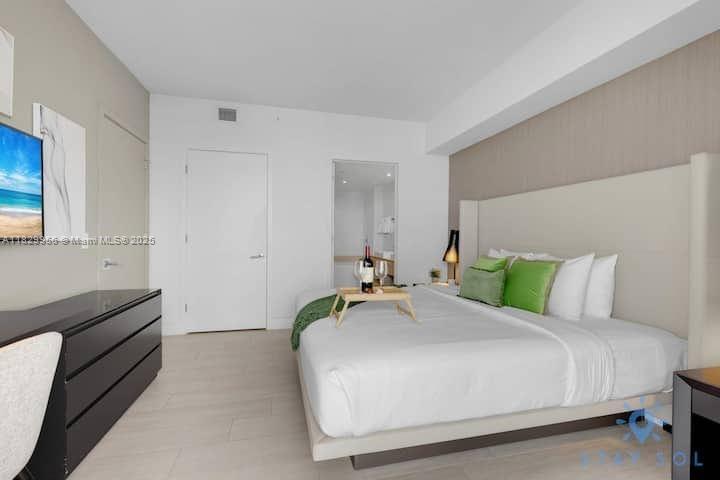 4010 SOUTH OCEAN CONDO - Residential