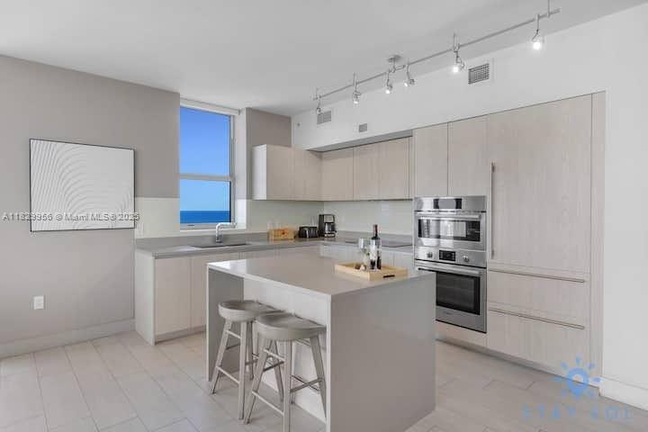 4010 S Ocean Dr R2001