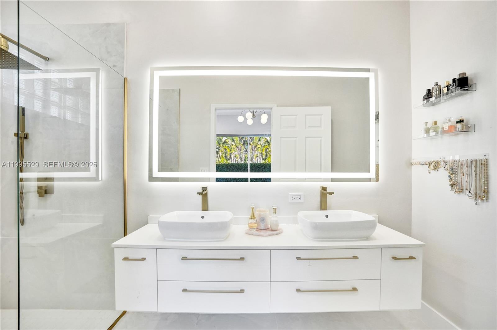 HOLIDAY SPRINGS EAST - Residential Lease