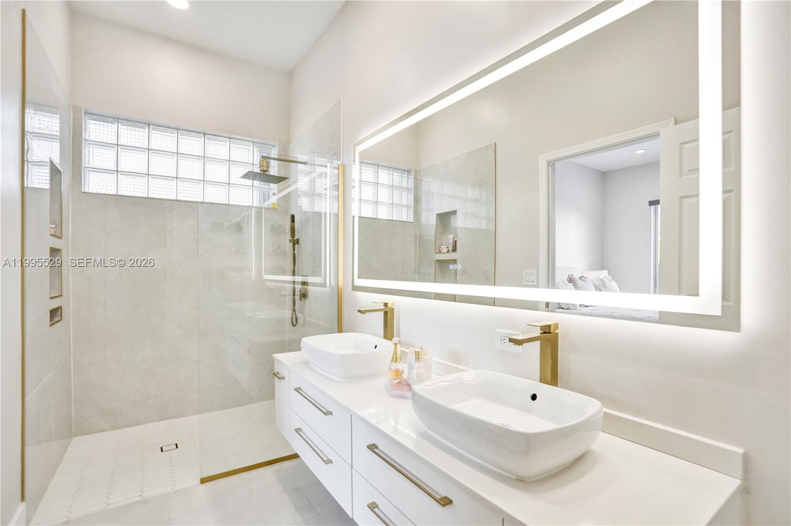 HOLIDAY SPRINGS EAST - Residential Lease