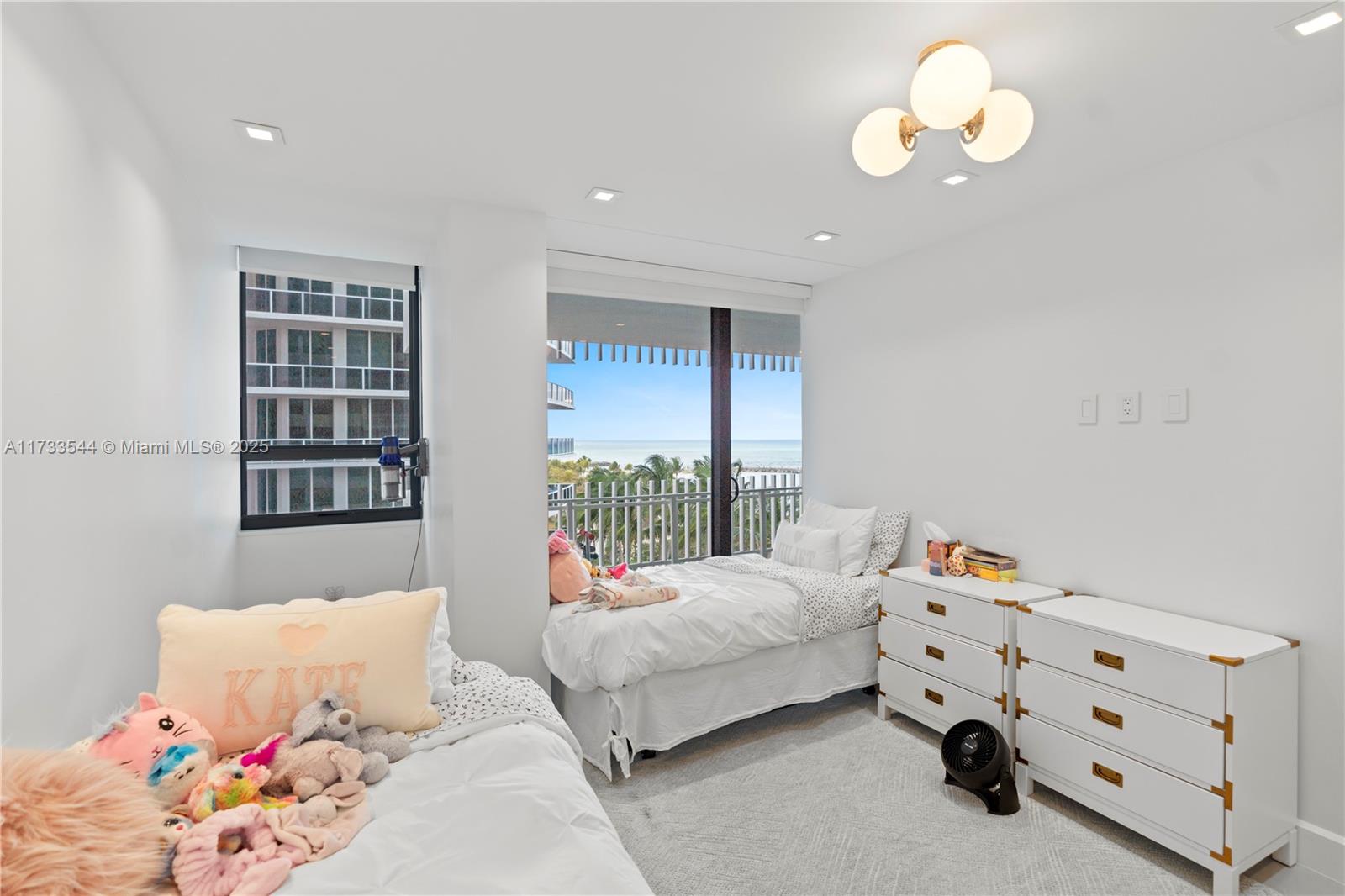 KENILWORTH CONDO - Residential
