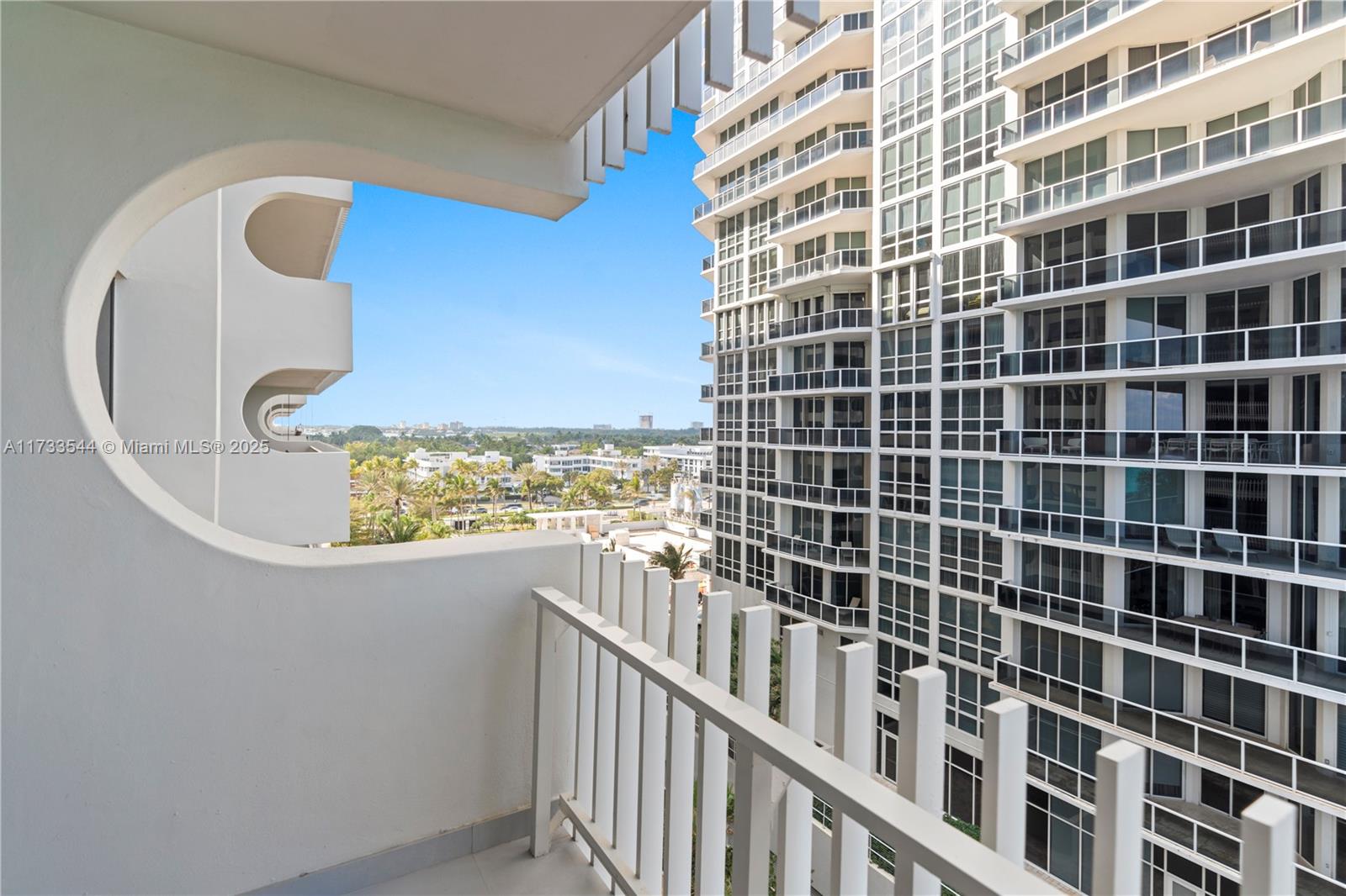 KENILWORTH CONDO - Residential