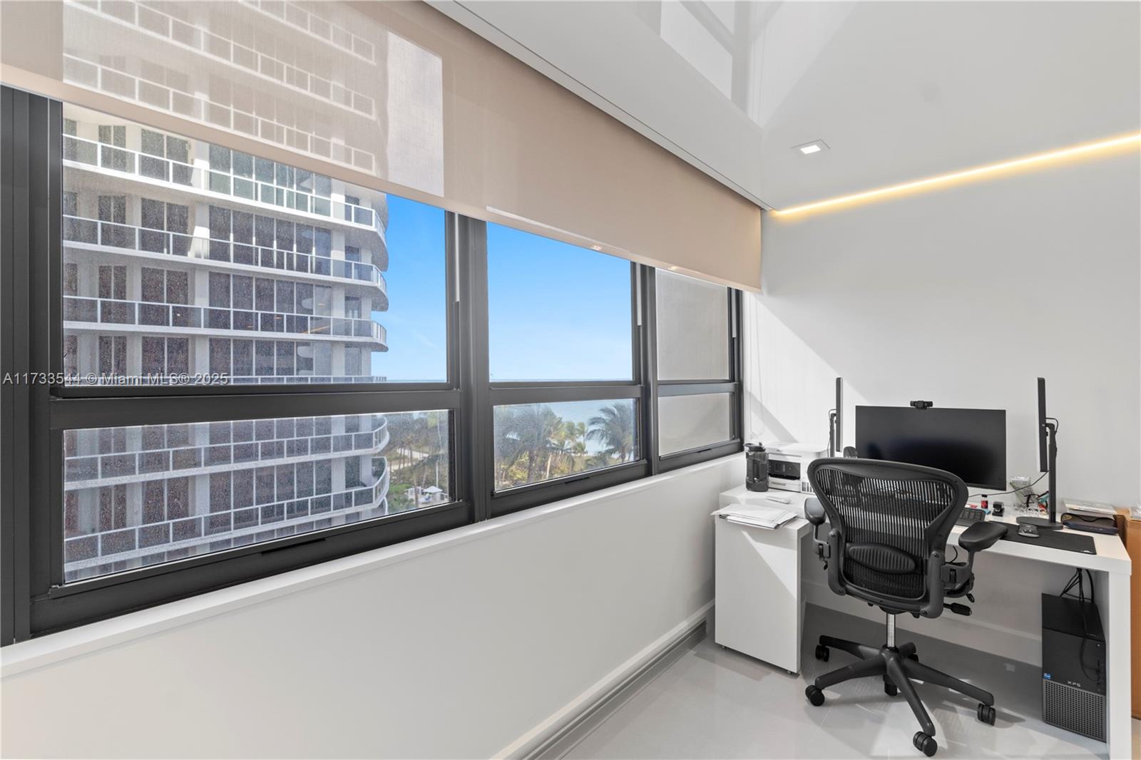 KENILWORTH CONDO - Residential