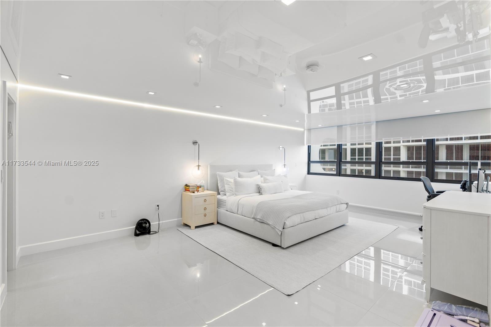 KENILWORTH CONDO - Residential