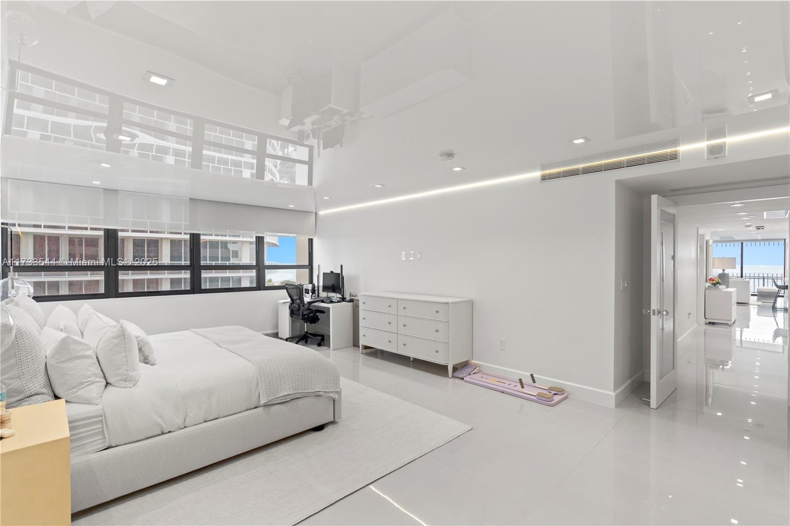 KENILWORTH CONDO - Residential
