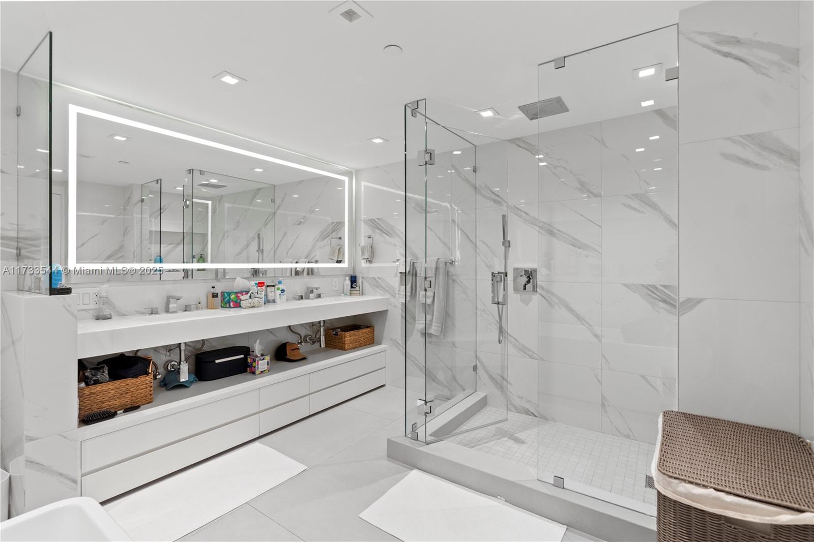 KENILWORTH CONDO - Residential