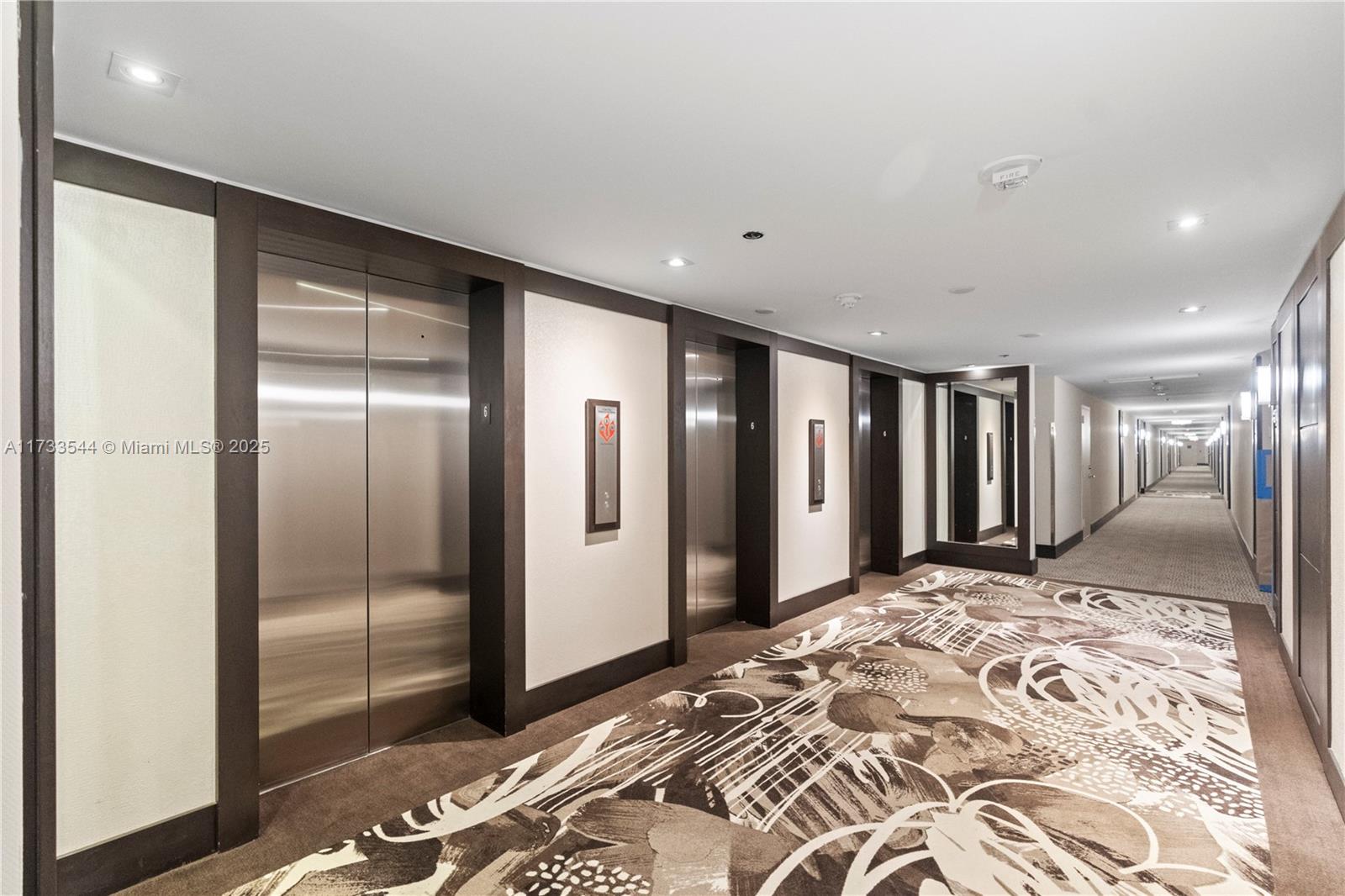 KENILWORTH CONDO - Residential