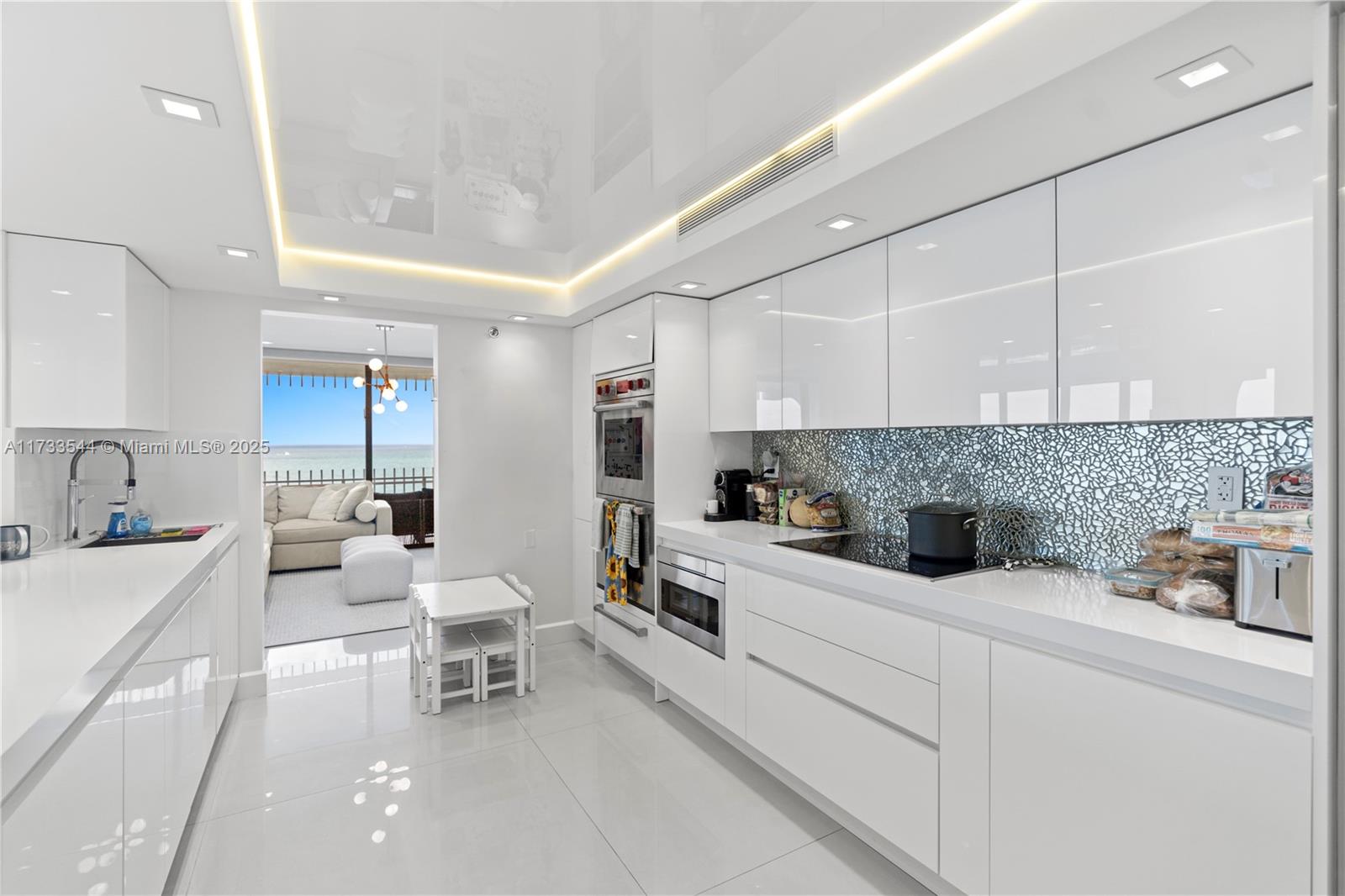 KENILWORTH CONDO - Residential