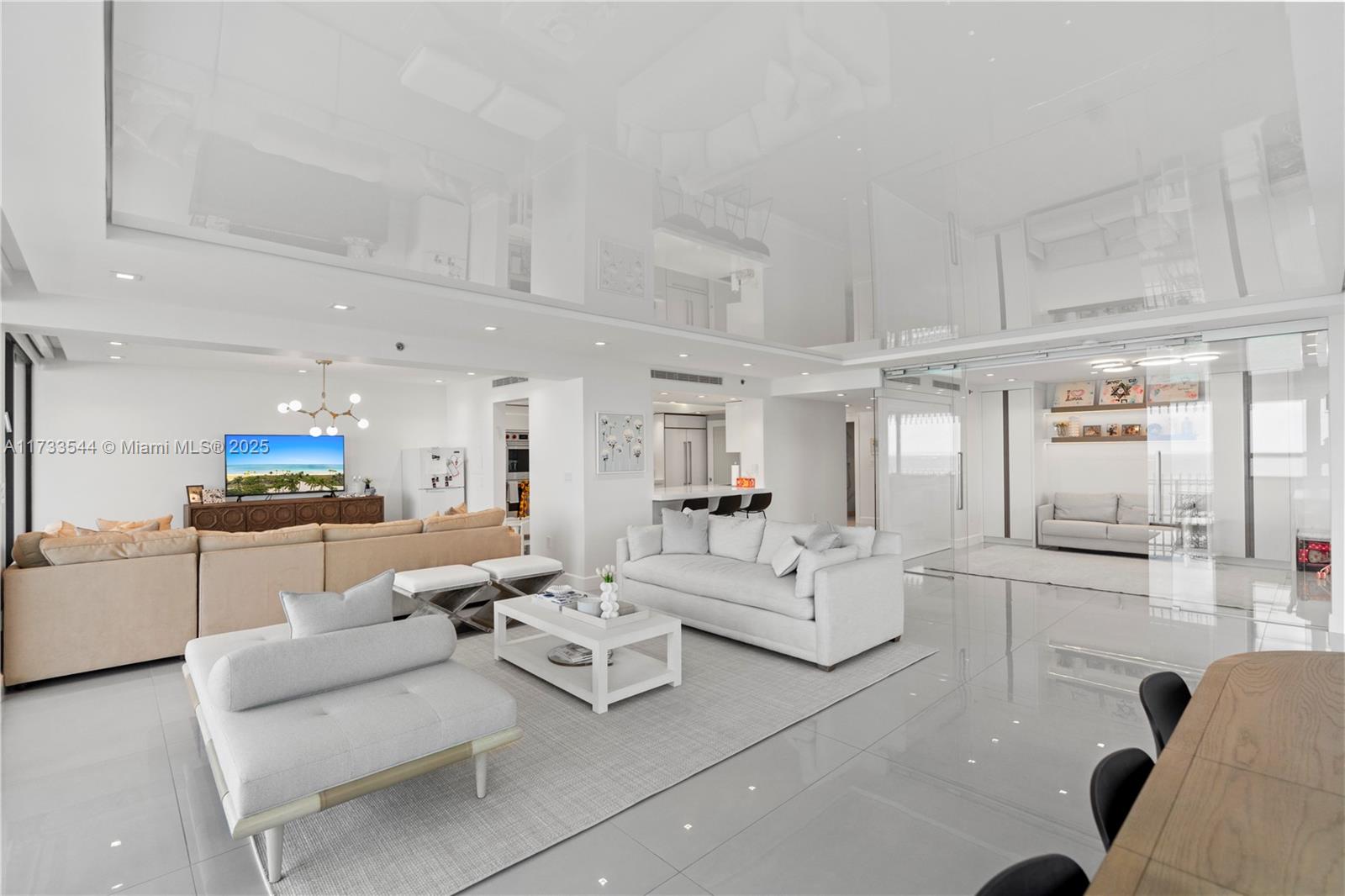 KENILWORTH CONDO - Residential