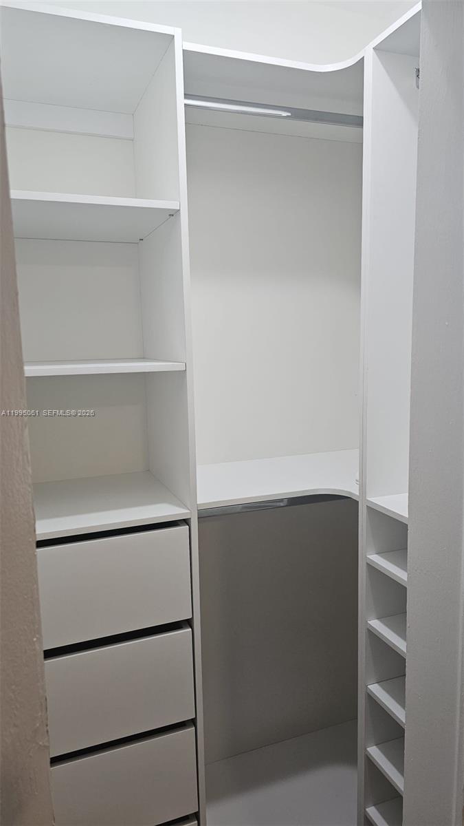 LINCOLN ROAD VILLAS SOUTH - Residential Lease