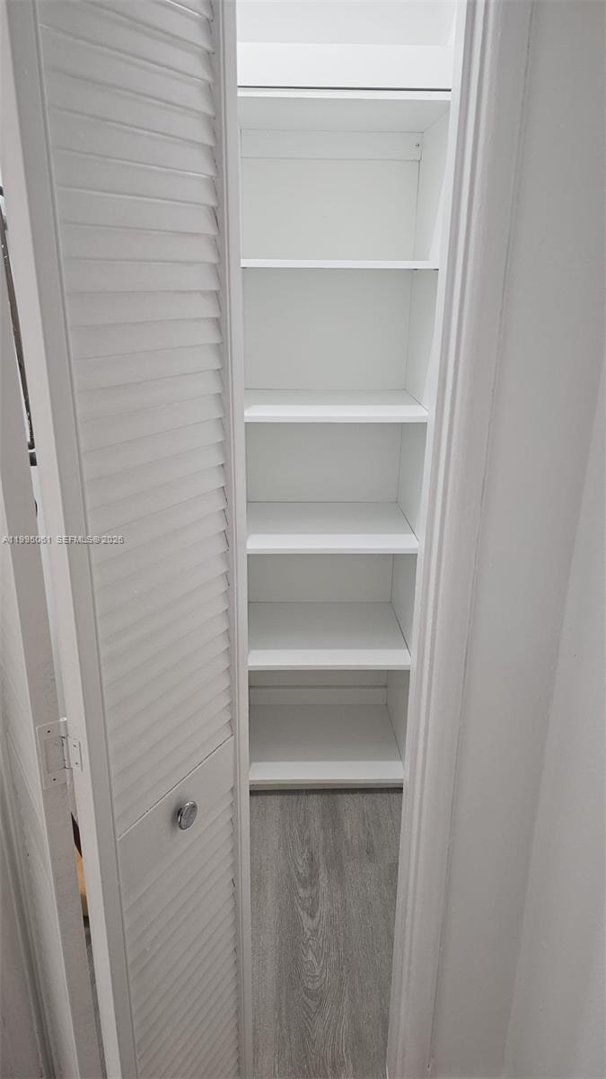 LINCOLN ROAD VILLAS SOUTH - Residential Lease