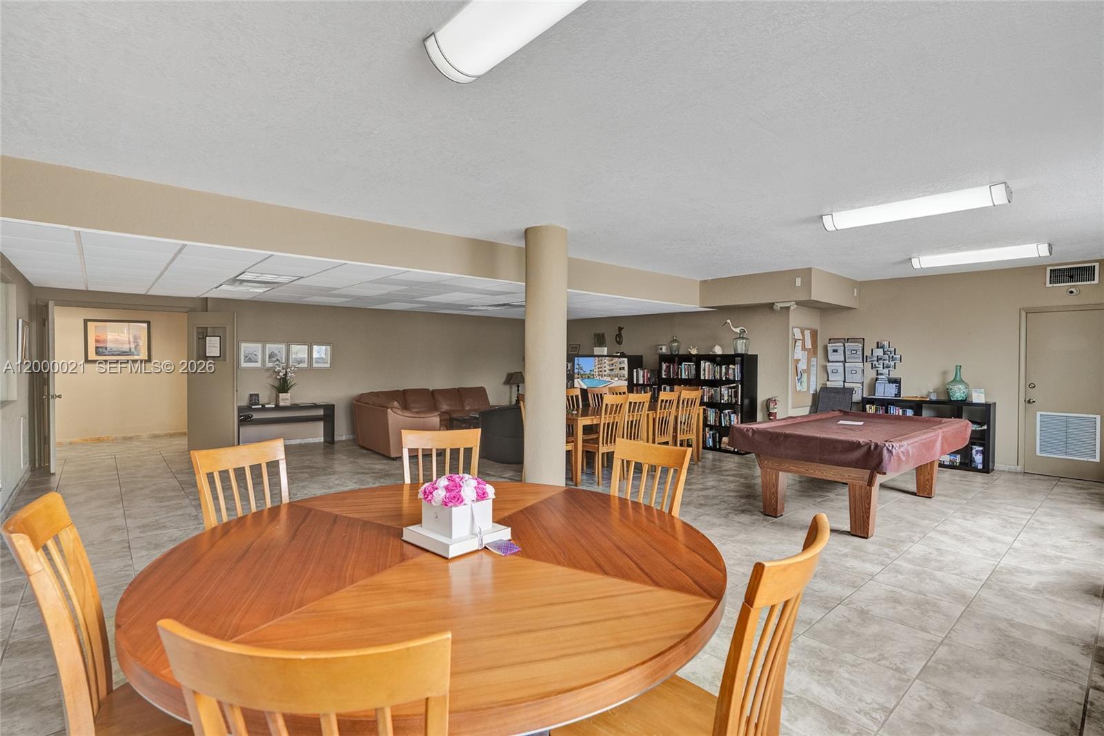 STRATFORD TOWERS CONDO - Residential