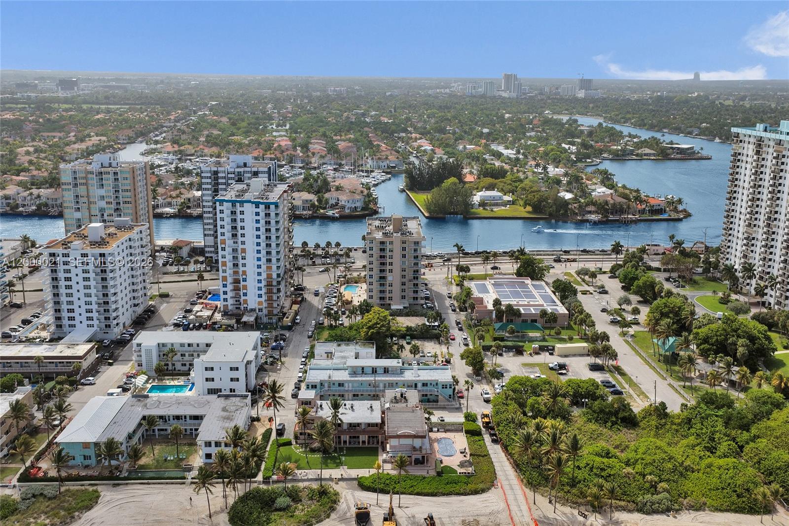 STRATFORD TOWERS CONDO - Residential