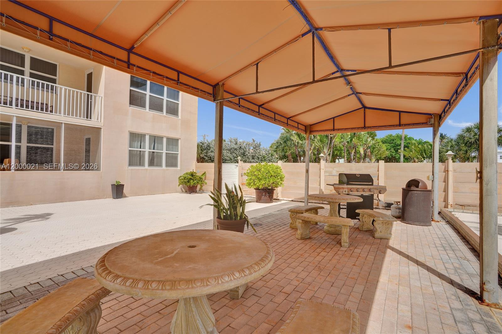 STRATFORD TOWERS CONDO - Residential