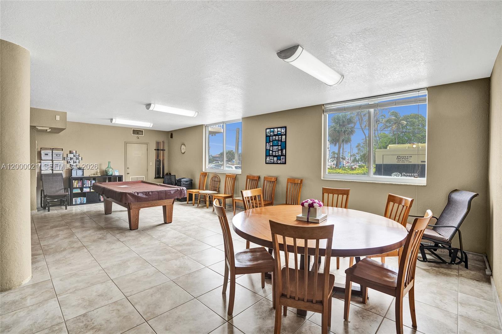 STRATFORD TOWERS CONDO - Residential