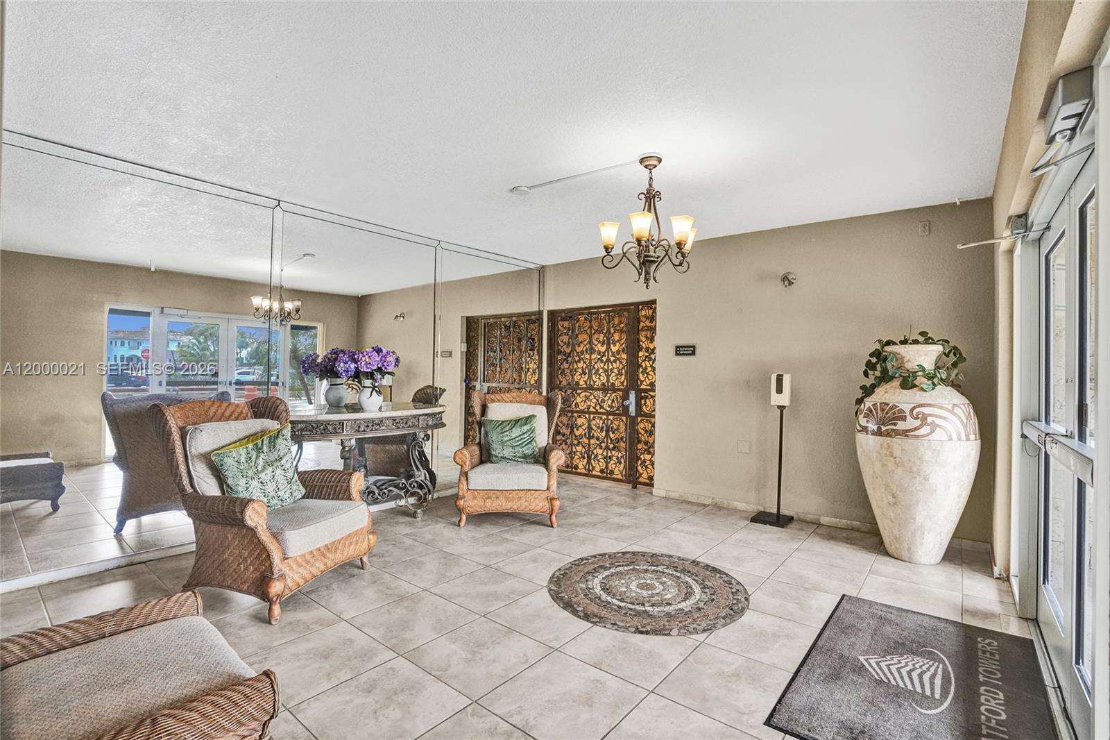 STRATFORD TOWERS CONDO - Residential