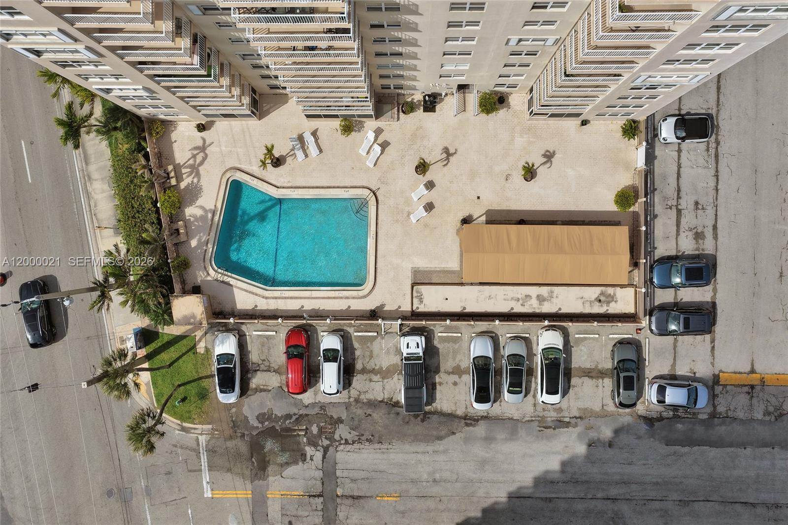 STRATFORD TOWERS CONDO - Residential