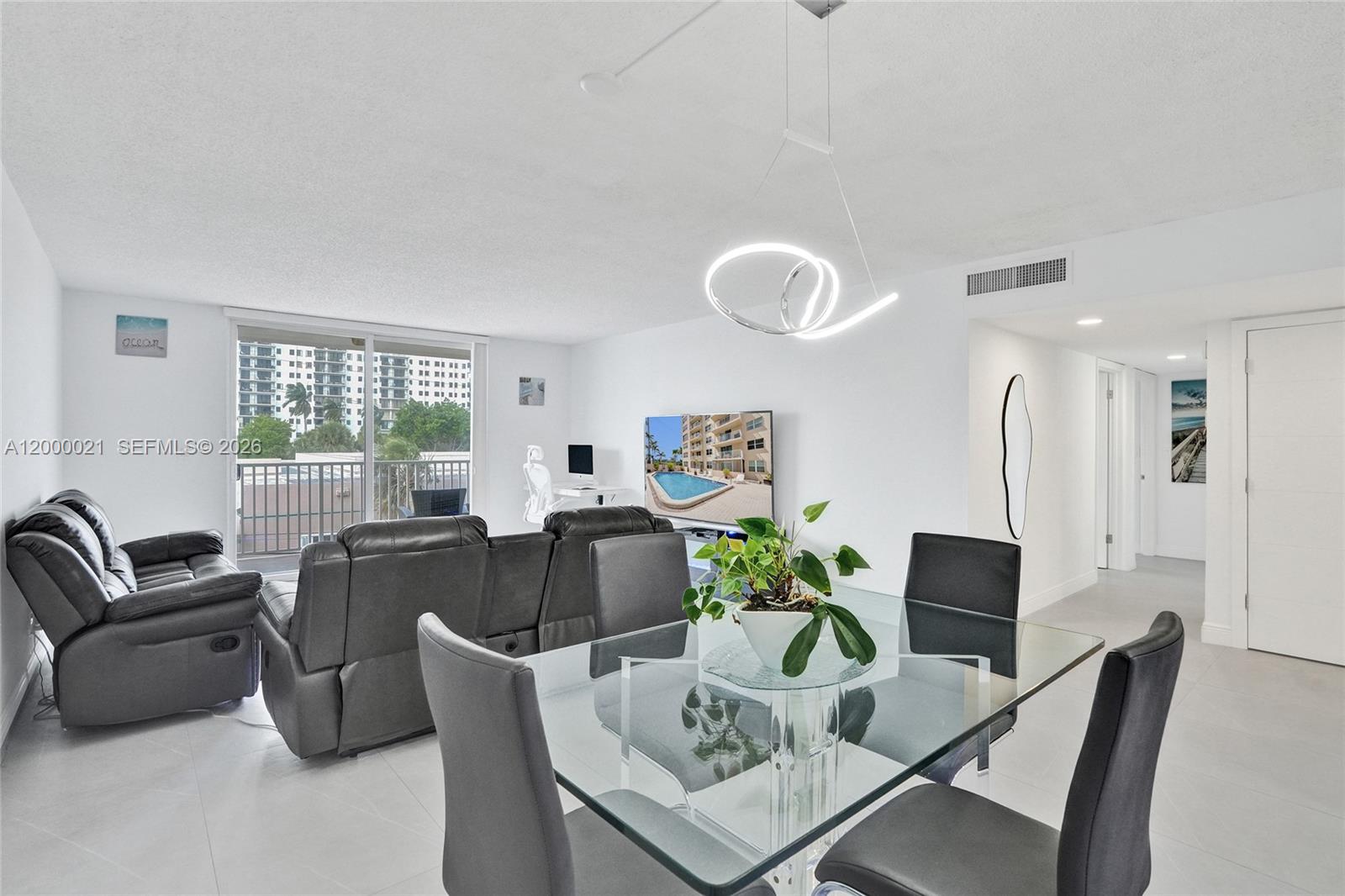 STRATFORD TOWERS CONDO - Residential