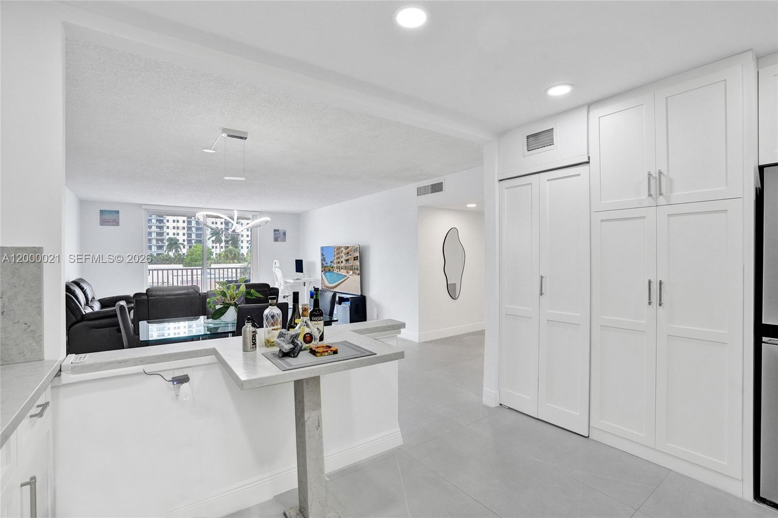 STRATFORD TOWERS CONDO - Residential