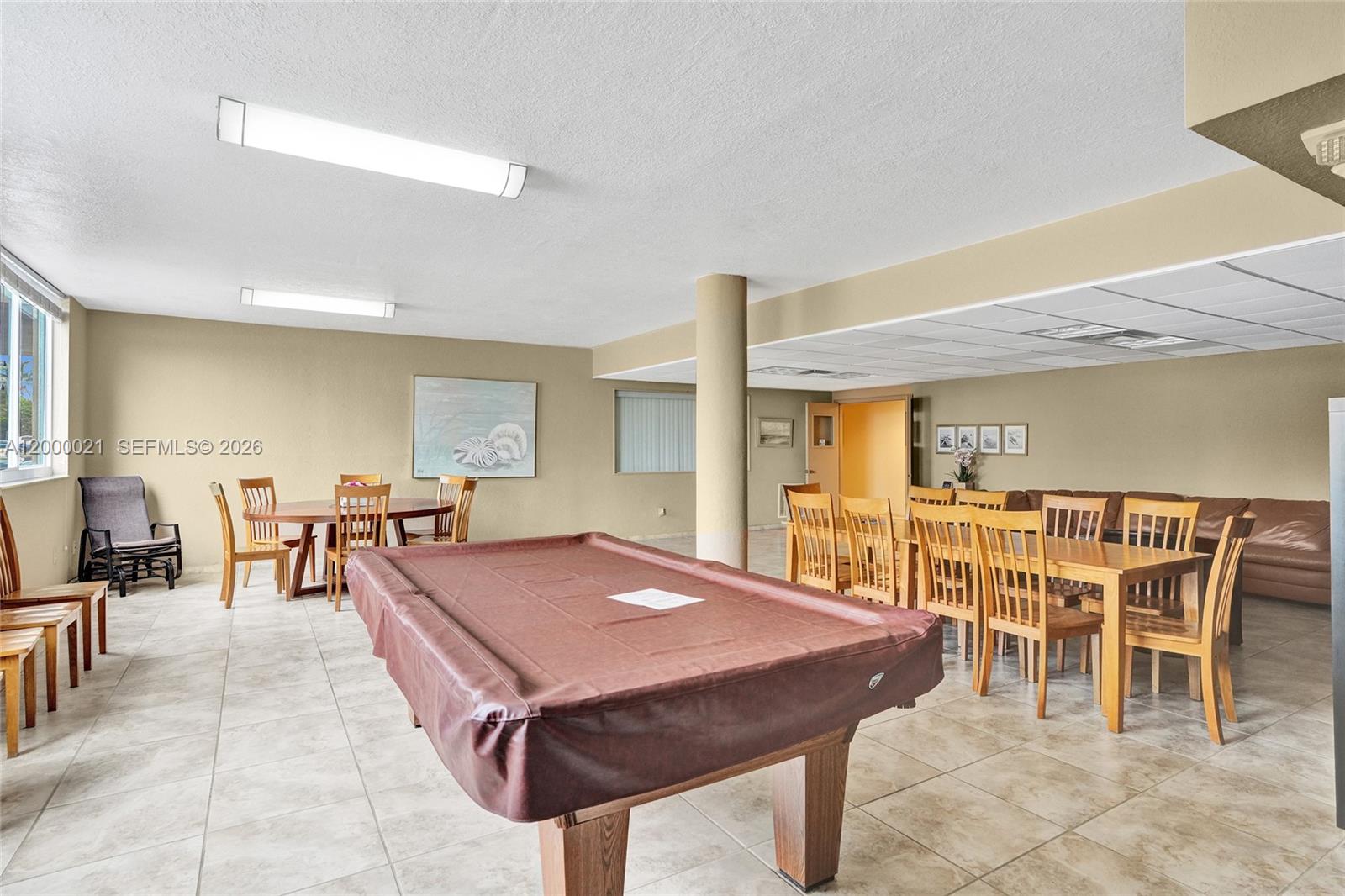 STRATFORD TOWERS CONDO - Residential