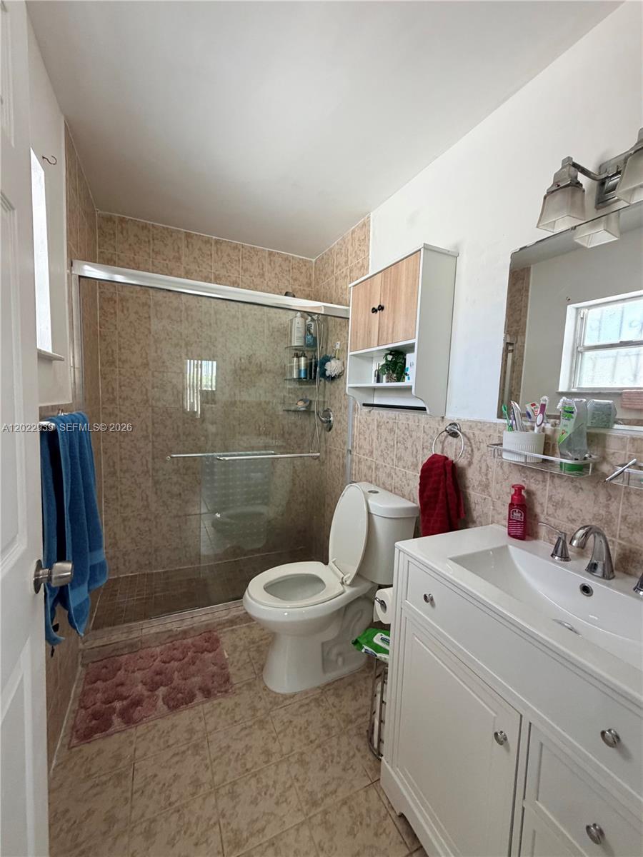 GREENWOOD VILLAS - Residential