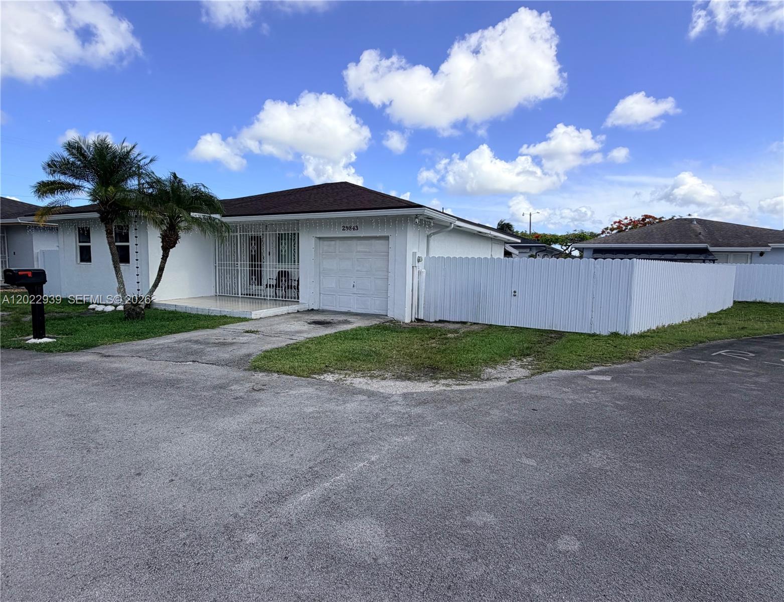 GREENWOOD VILLAS - Residential