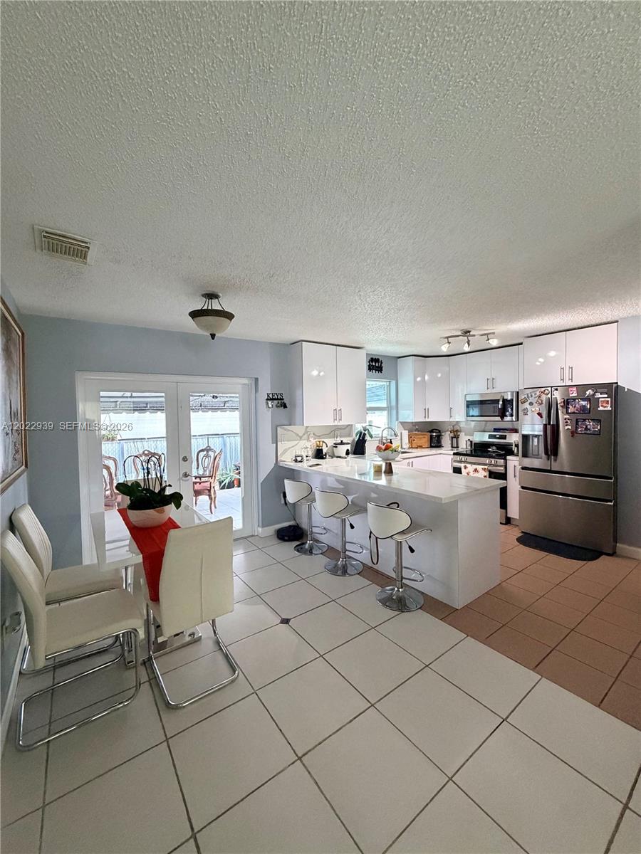 GREENWOOD VILLAS - Residential