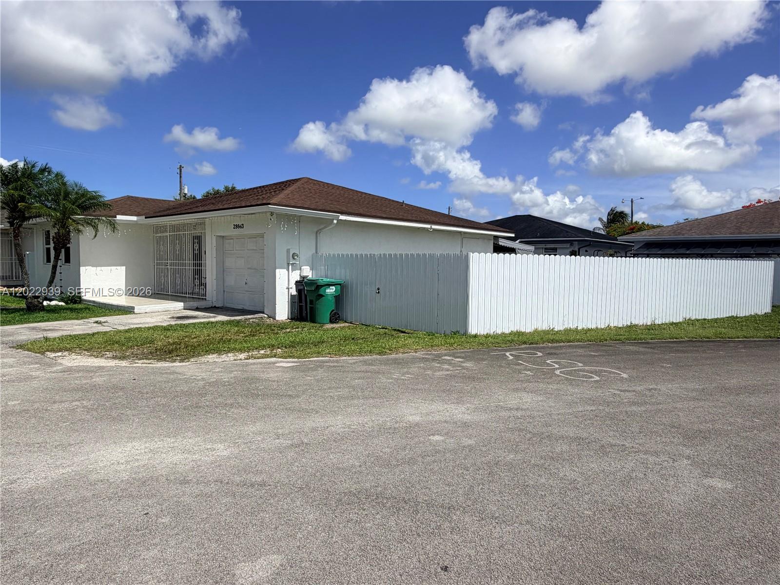 GREENWOOD VILLAS - Residential