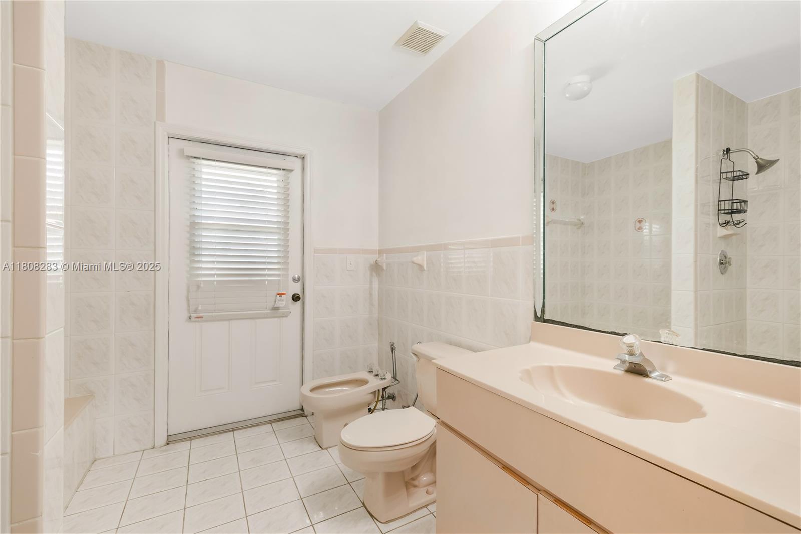 SUPERIOR HOMES ESTATES 1S - Residential Lease