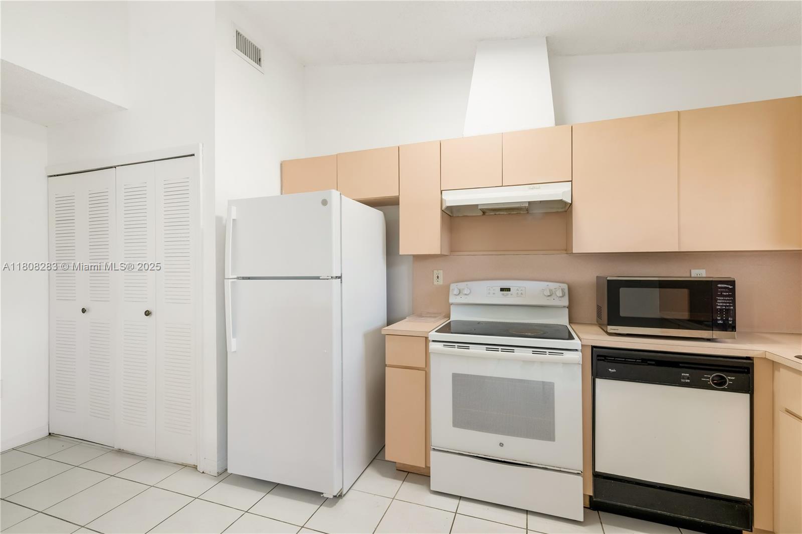SUPERIOR HOMES ESTATES 1S - Residential Lease