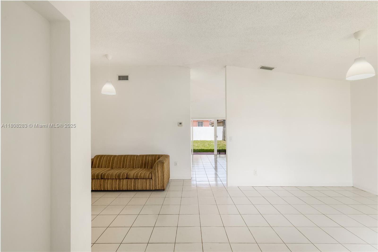 SUPERIOR HOMES ESTATES 1S - Residential Lease