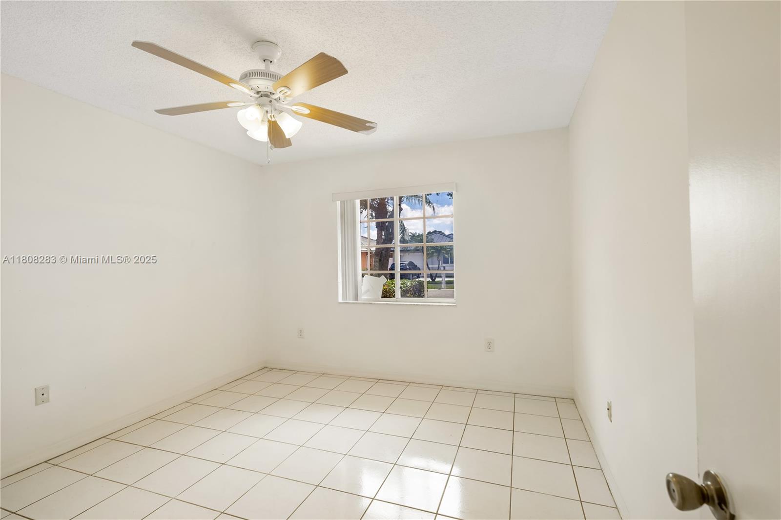 SUPERIOR HOMES ESTATES 1S - Residential Lease