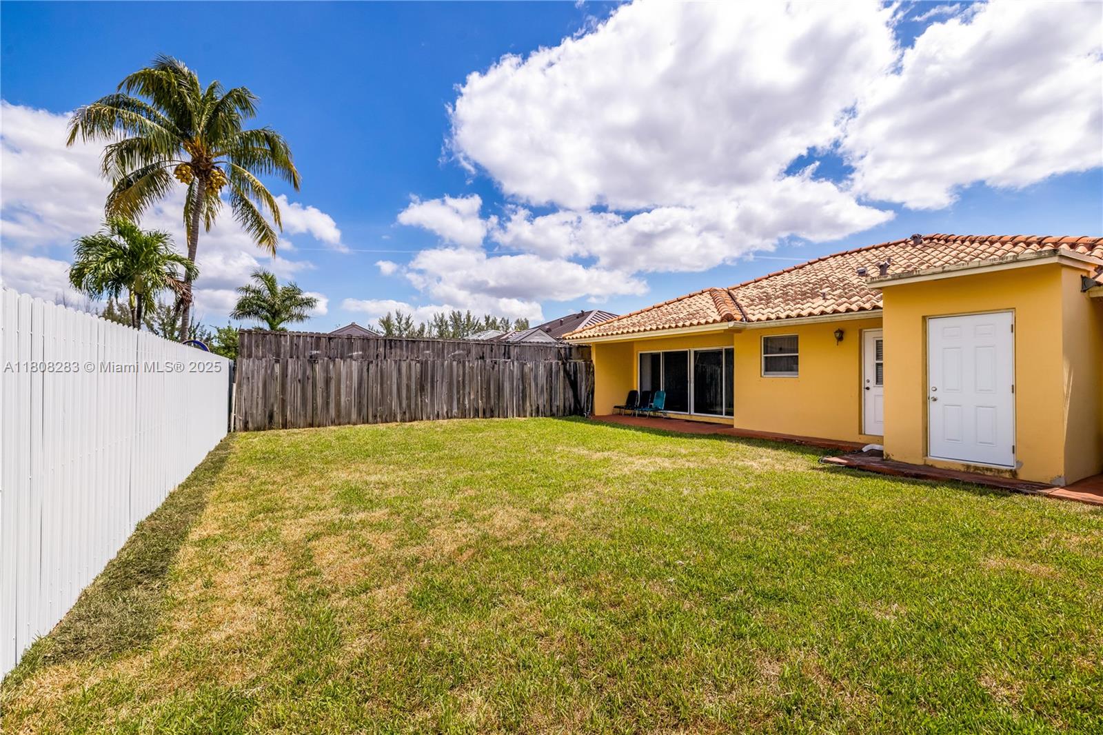 SUPERIOR HOMES ESTATES 1S - Residential Lease