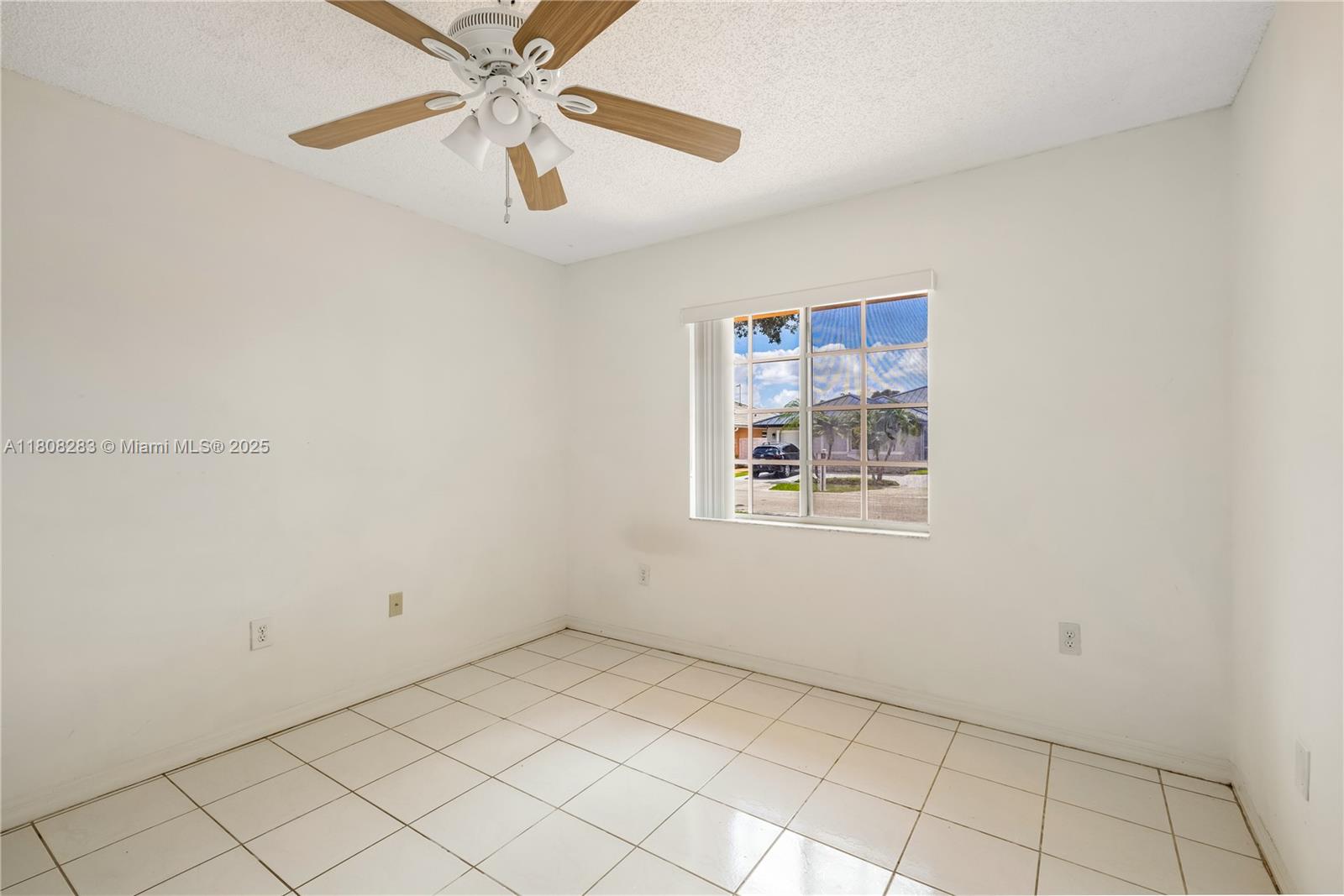 SUPERIOR HOMES ESTATES 1S - Residential Lease