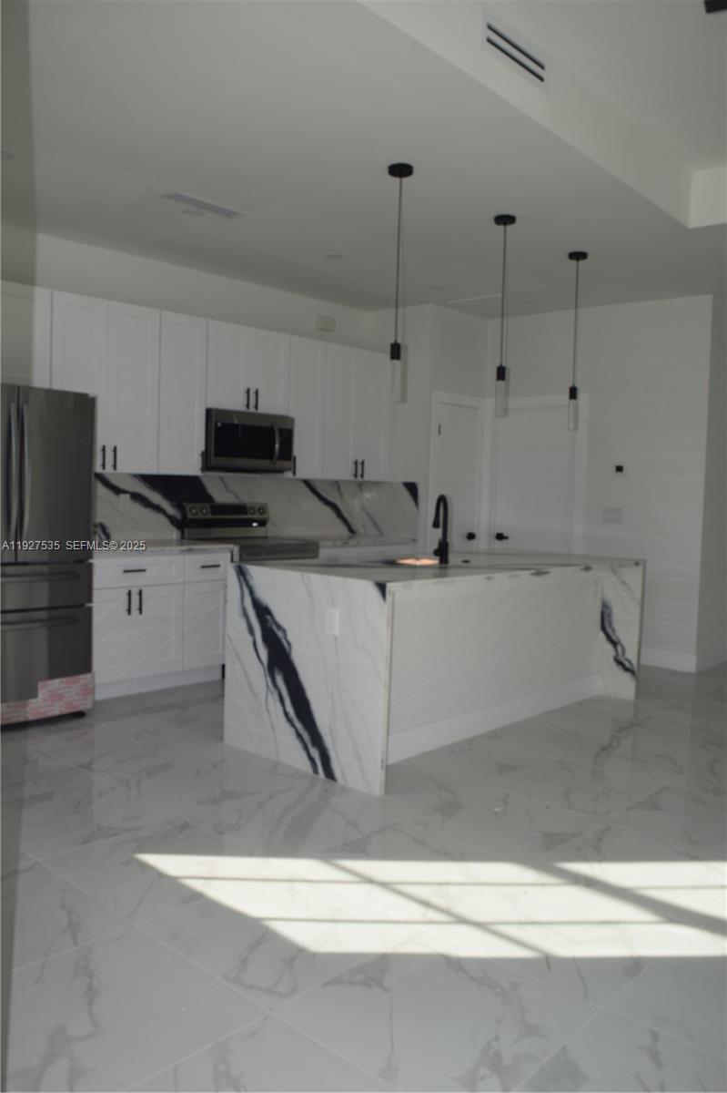 UNIT 10 BLK 87 PB 15 PG 68 - Residential