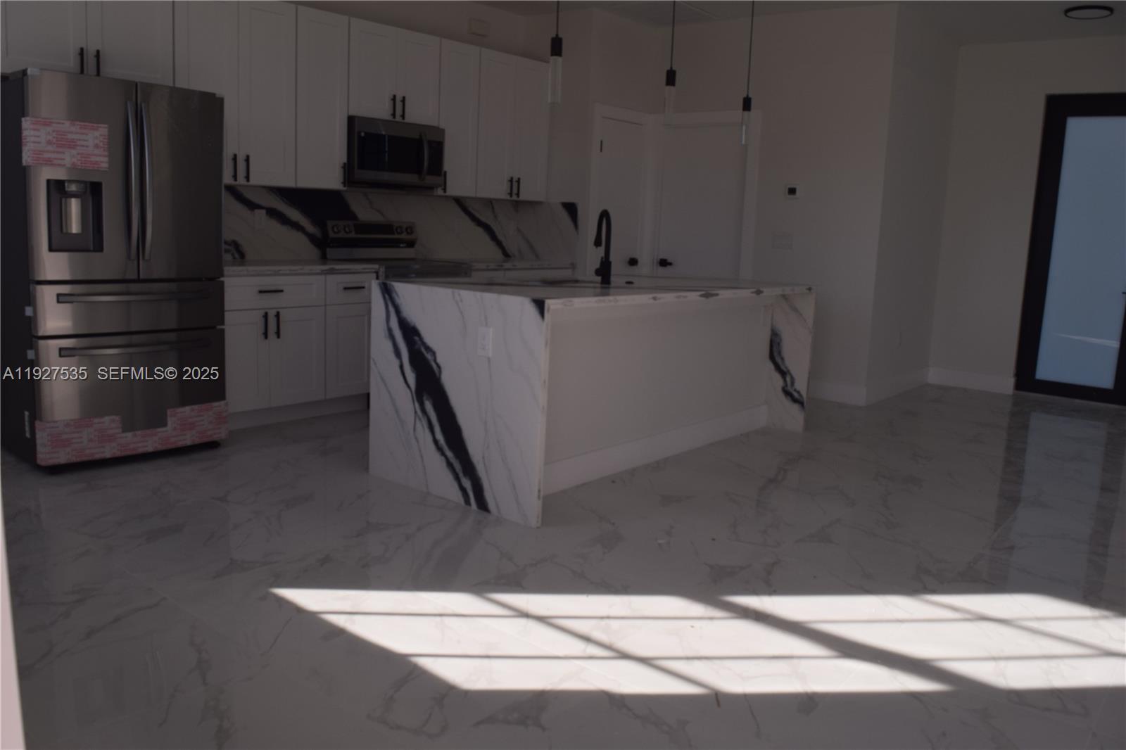 UNIT 10 BLK 87 PB 15 PG 68 - Residential