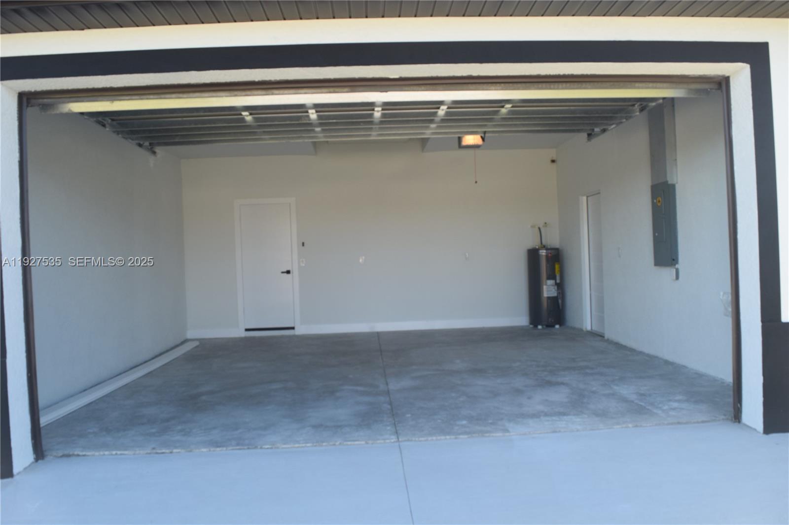 UNIT 10 BLK 87 PB 15 PG 68 - Residential