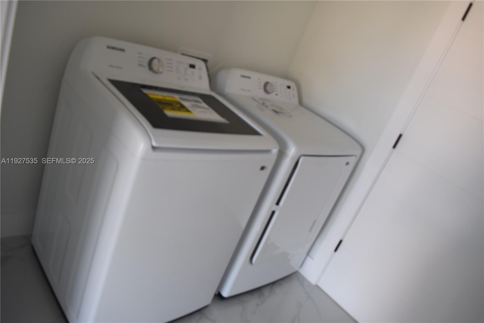 UNIT 10 BLK 87 PB 15 PG 68 - Residential