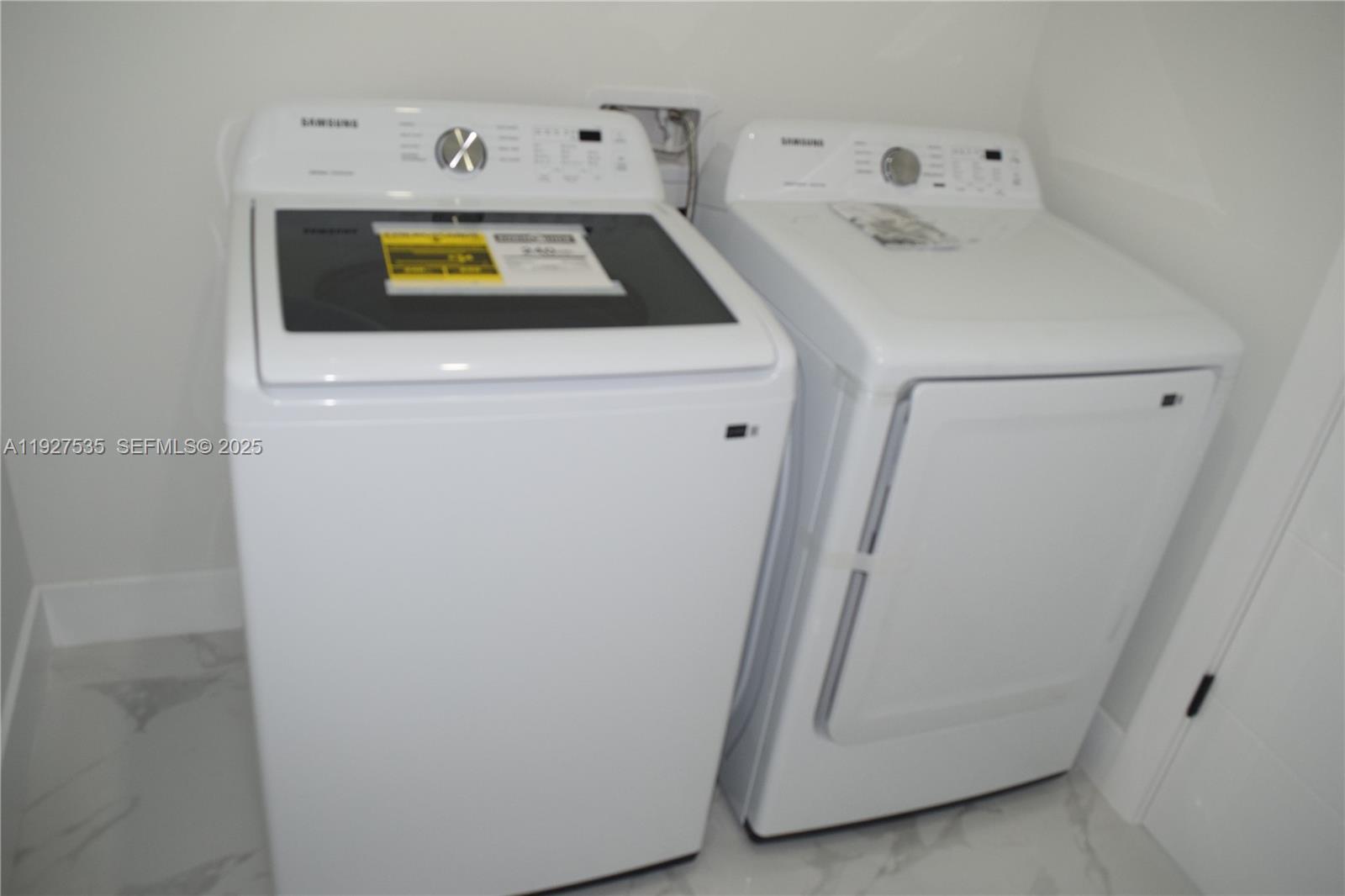 UNIT 10 BLK 87 PB 15 PG 68 - Residential