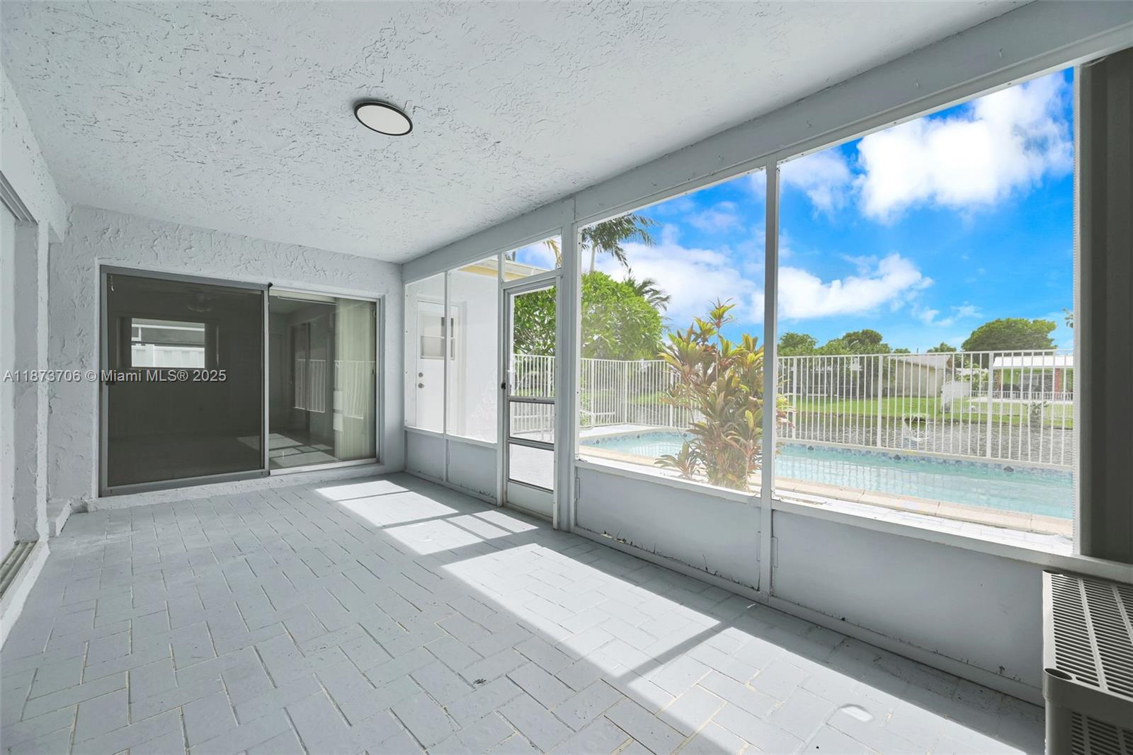 SUNRISE GOLF VILLAGE SEC - Residential