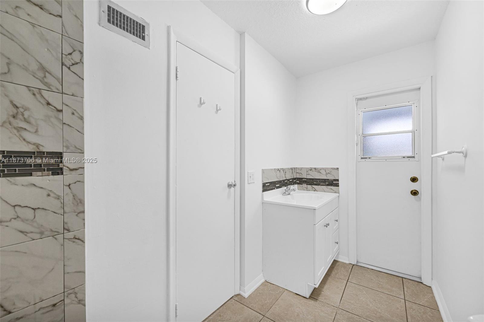 SUNRISE GOLF VILLAGE SEC - Residential