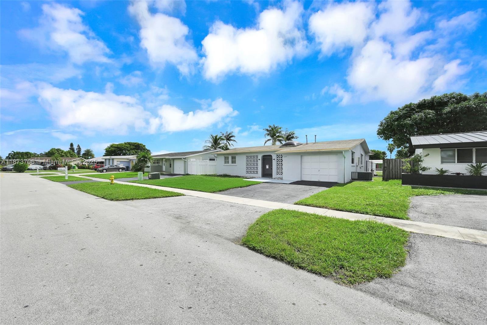 SUNRISE GOLF VILLAGE SEC - Residential