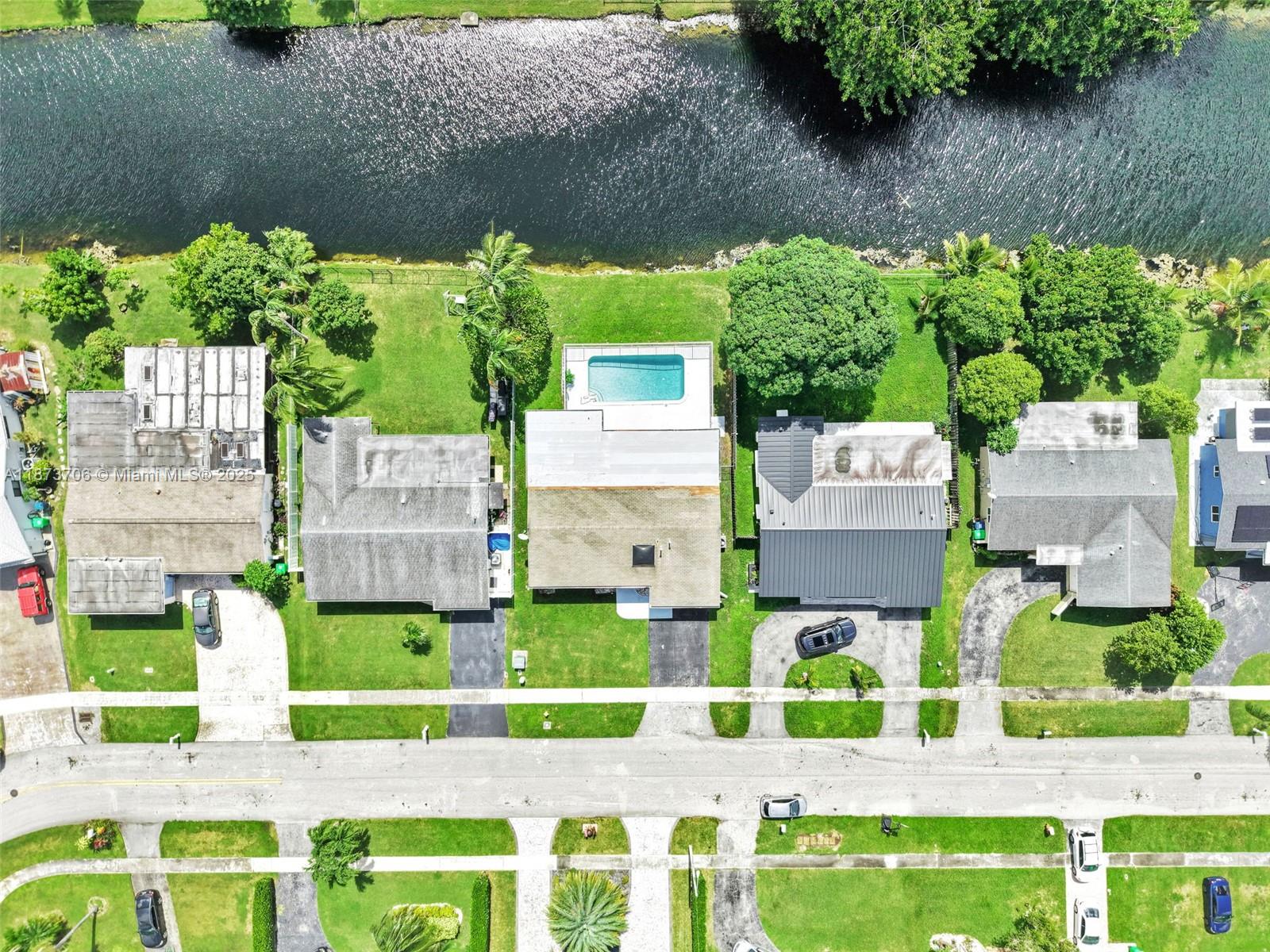 SUNRISE GOLF VILLAGE SEC - Residential